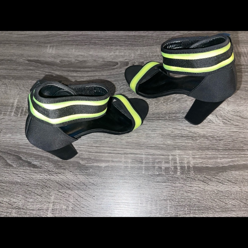 Wild Diva Neon Yellow Block heels size 8 1/2 - Picture 6 of 6